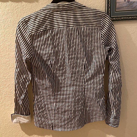 H&M Size 6 Pin Stripe Blouse - Picture 4 of 4